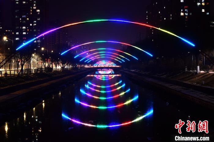 流光溢彩火树银花沈阳街头夜景年味浓